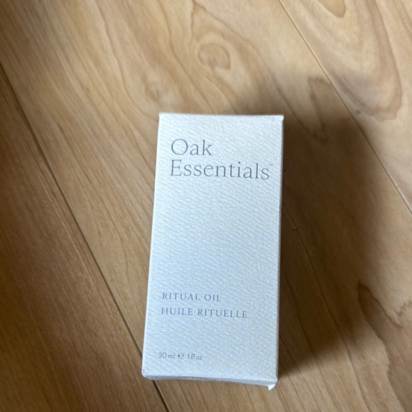 Oak Essentials Ritual Oil - Picture 2 of 3
